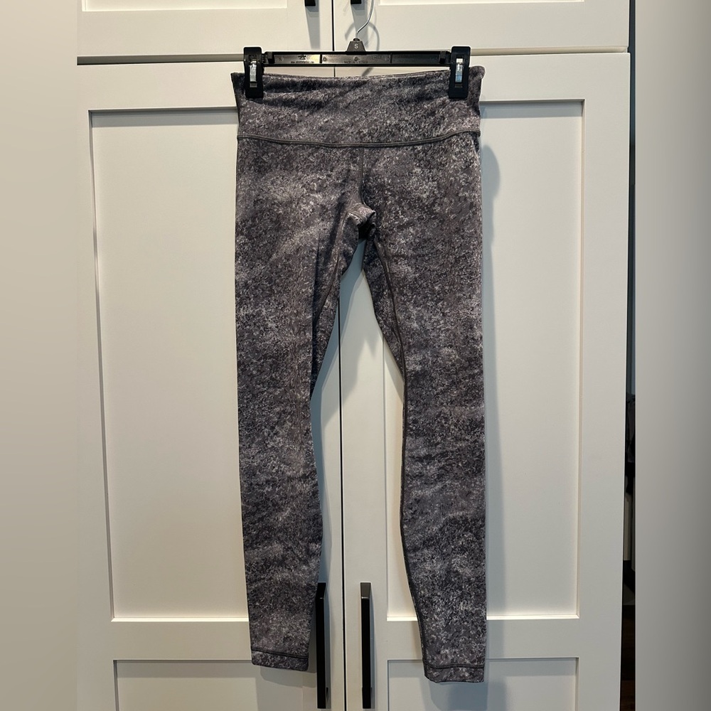 Lululemon size 6 leggings